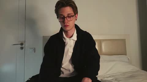 Matthew online show from March 24, 8:24 pm