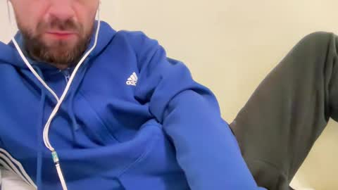 Snapshot of show_jizzness chatting on February 25, 8:51 pm show_jizzness online show from February 25, 8:51 pm