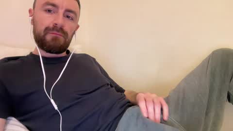 Snapshot of show_jizzness chatting on February 13, 6:48 pm show_jizzness online show from February 13, 6:48 pm