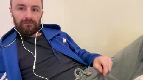 Snapshot of show_jizzness chatting on February 2, 9:02 pm show_jizzness online show from February 2, 9:02 pm
