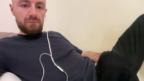 Snapshot of show_jizzness chatting on February 3, 10:11 pm show_jizzness online show from February 3, 10:11 pm