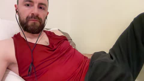 Snapshot of show_jizzness chatting on March 8, 8:46 pm show_jizzness online show from March 8, 8:46 pm