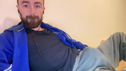 Snapshot of show_jizzness chatting on December 15, 7:10 pm show_jizzness online show from December 15, 7:10 pm