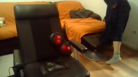 showherenow online show from March 30, 7:42 am