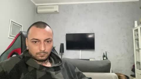 sidvicious23cm online show from December 3, 5:52 pm