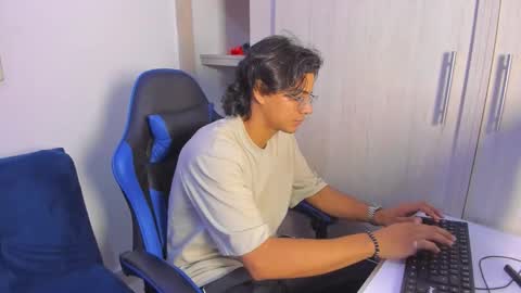 silva online show from November 25, 12:12 am