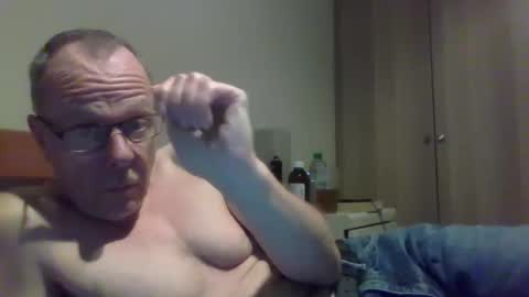 Snapshot of simon56691 chatting on January 4, 5:47 pm simon56691 online show from January 4, 5:47 pm