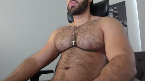 simon_leon01 online show from March 3, 1:07 pm