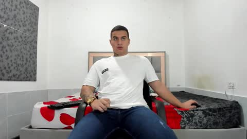 SIMON KELER online show from March 5, 10:55 am