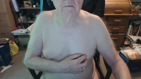 sjbottomboi online show from May 29, 3:33 pm