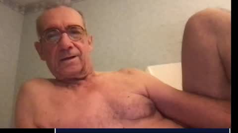 Snapshot of skima48 chatting on October 1, 5:55 am skima48 online show from October 1, 5:55 am