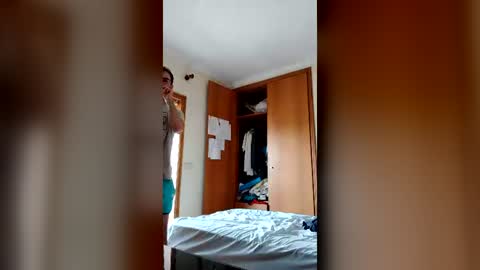 skinnymilkshooter online show from July 5, 6:48 pm