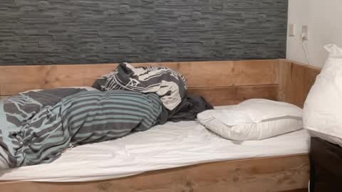 skinnysubboyfeet1999 online show from March 28, 5:24 pm