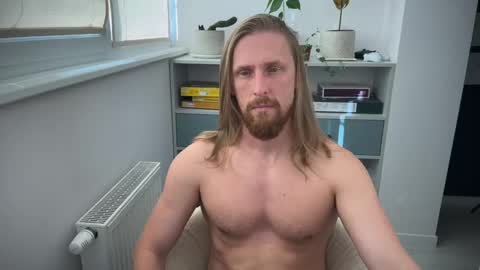 sky_guy25 online show from September 25, 8:57 am