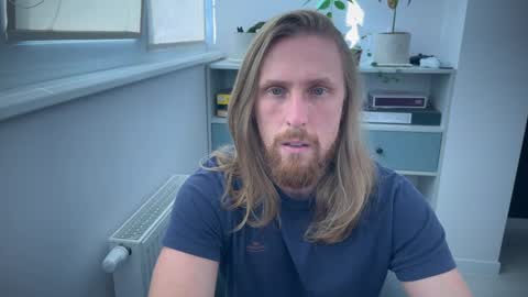 sky_guy25 online show from September 23, 8:46 am