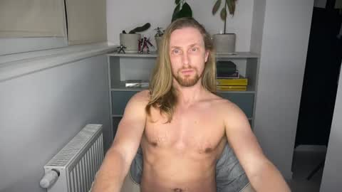 sky_guy25 online show from November 29, 10:23 pm