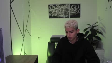 Daniel online show from December 18, 2:40 am