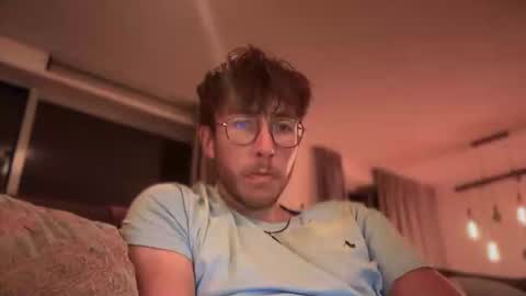 skyisthelimit1995 online show from December 20, 6:15 pm