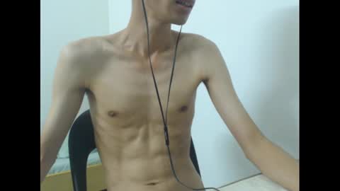 Snapshot of slimboner89 chatting on March 11, 3:02 pm slimboner89 online show from March 11, 3:02 pm