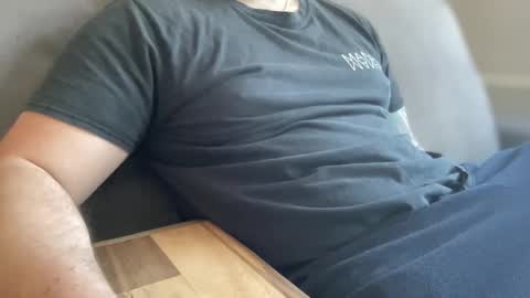 just chillin online show from November 18, 9:02 am