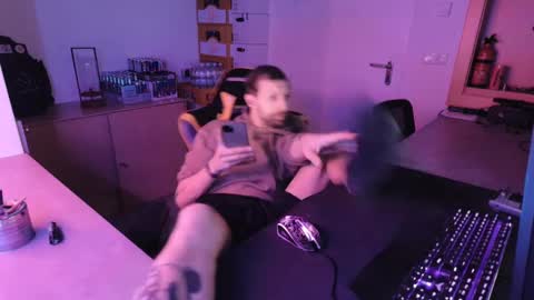 SlowDown online show from March 3, 12:23 am