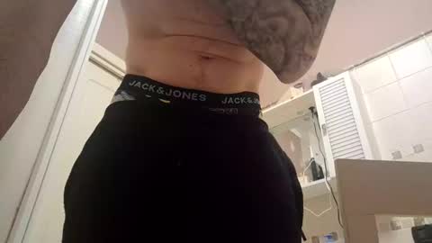 smallone8825 online show from April 6, 4:46 am