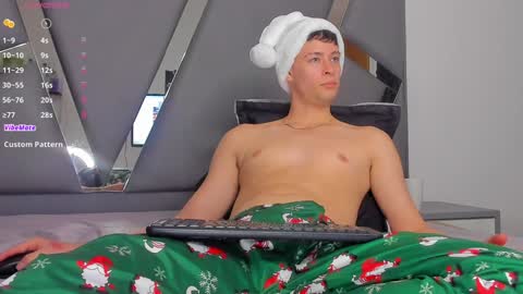 Snapshot of smiith_jade chatting on December 24, 10:06 pm Jade Smiith online show from December 24, 10:06 pm