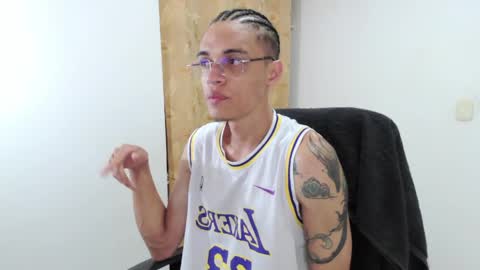 Smith Gael online show from April 4, 1:24 am