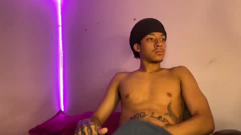smith_kiki66 online show from May 25, 11:49 am