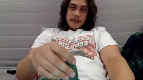 Snapshot of smokestar1991 chatting on December 27, 1:32 am SmokeStar online show from December 27, 1:32 am