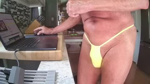 smthbtm53 online show from June 18, 1:16 pm