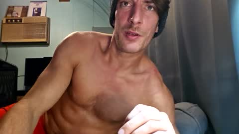 Snackyyyy online show from February 13, 3:13 am