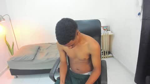 snak_master1 online show from October 10, 6:24 pm