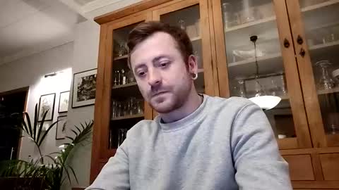 snoecks online show from March 6, 7:00 pm