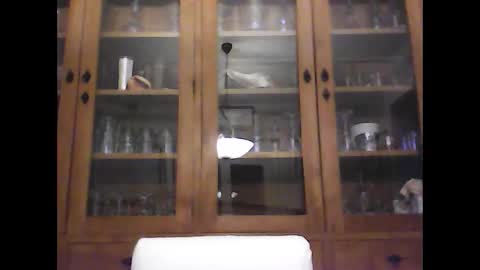 snoecks online show from February 20, 8:21 pm