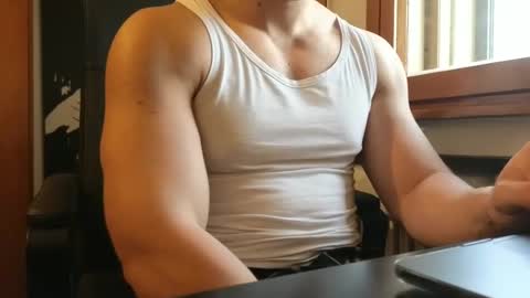 Snapshot of so_thick chatting on January 10, 3:16 pm luca - online show from January 10, 3:16 pm