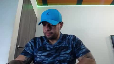 Snapshot of spartacus_cam chatting on February 26, 5:20 am     online show from February 26, 5:20 am
