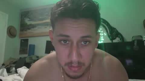 Snapshot of spicey_couple222 chatting on January 7, 1:28 am spicey_couple222 online show from January 7, 1:28 am