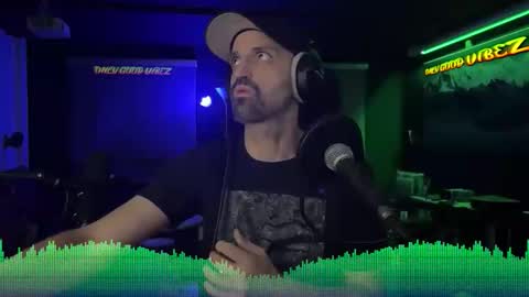 Snapshot of splivke chatting on October 17, 12:58 am Splivke online show from October 17, 12:58 am