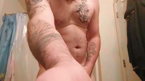 Snapshot of squ1rtl3cb chatting on December 4, 11:19 am squ1rtl3cb online show from December 4, 11:19 am