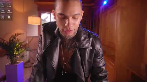 Matt     online show from October 30, 9:49 pm