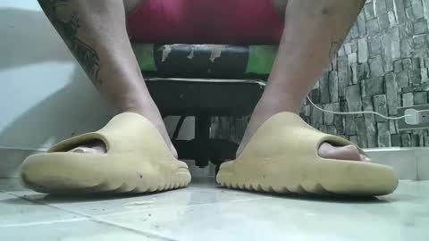 Snapshot of srfindomfeet_ chatting on September 12, 2:44 am sr master cum its my old account online show from September 12, 2:44 am