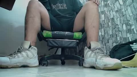 Snapshot of srfindomfeet_ chatting on January 22, 4:55 am sr master cum its my old account online show from January 22, 4:55 am