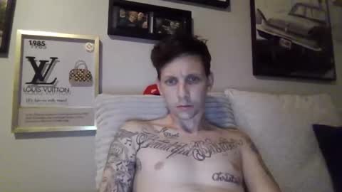 BI TATTED GUYS CHILLN online show from June 9, 2:57 am