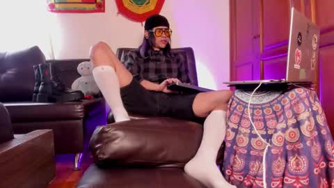 Star Purple online show from December 19, 6:38 pm