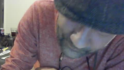 Snapshot of steelringshaft chatting on December 17, 2:33 am Mikee online show from December 17, 2:33 am