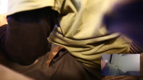 Snapshot of steelringshaft chatting on December 24, 10:17 pm Mikee online show from December 24, 10:17 pm