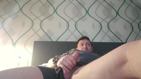 stefan_76 online show from March 13, 12:57 pm