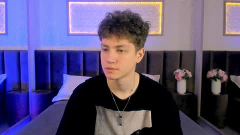 Esrefan online show from February 26, 7:59 pm