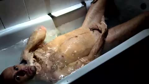 lee online show from December 8, 12:07 am